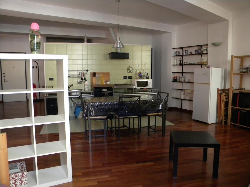 Ampio Open Space In Centro Storico ボローニャ 部屋 写真