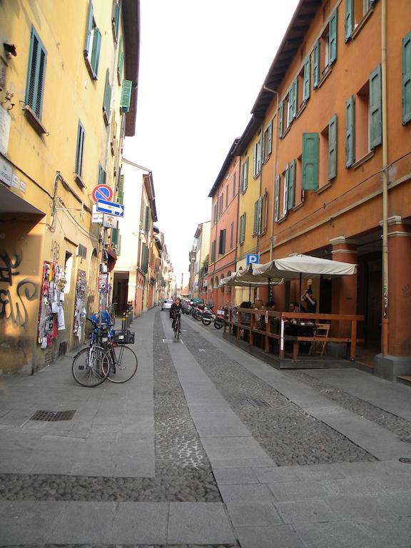 Ampio Open Space In Centro Storico ボローニャ 部屋 写真