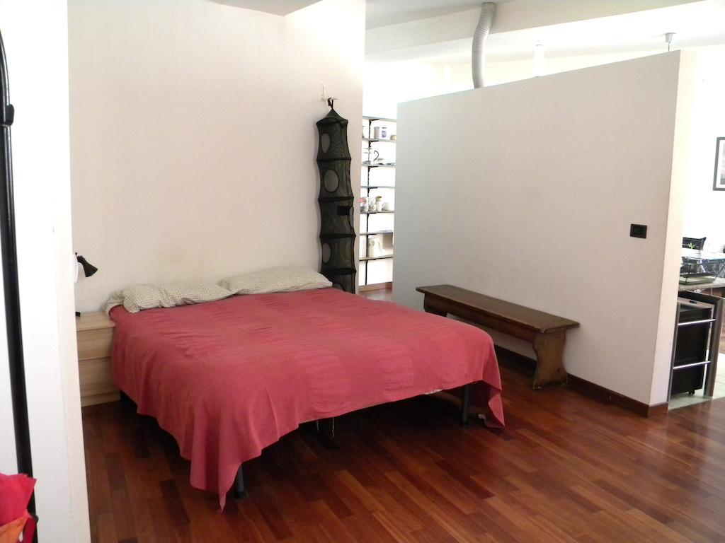 Ampio Open Space In Centro Storico ボローニャ 部屋 写真